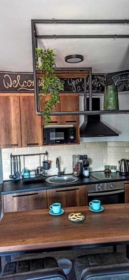 Malac-New Equipped Studio Apartment Within The City Core Novi Sad Ngoại thất bức ảnh